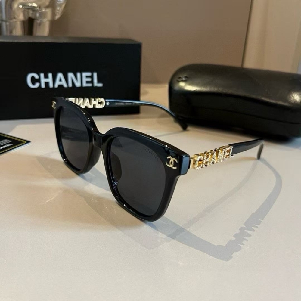 Chanel Black Square Sunglasses - Picture 4 of 8